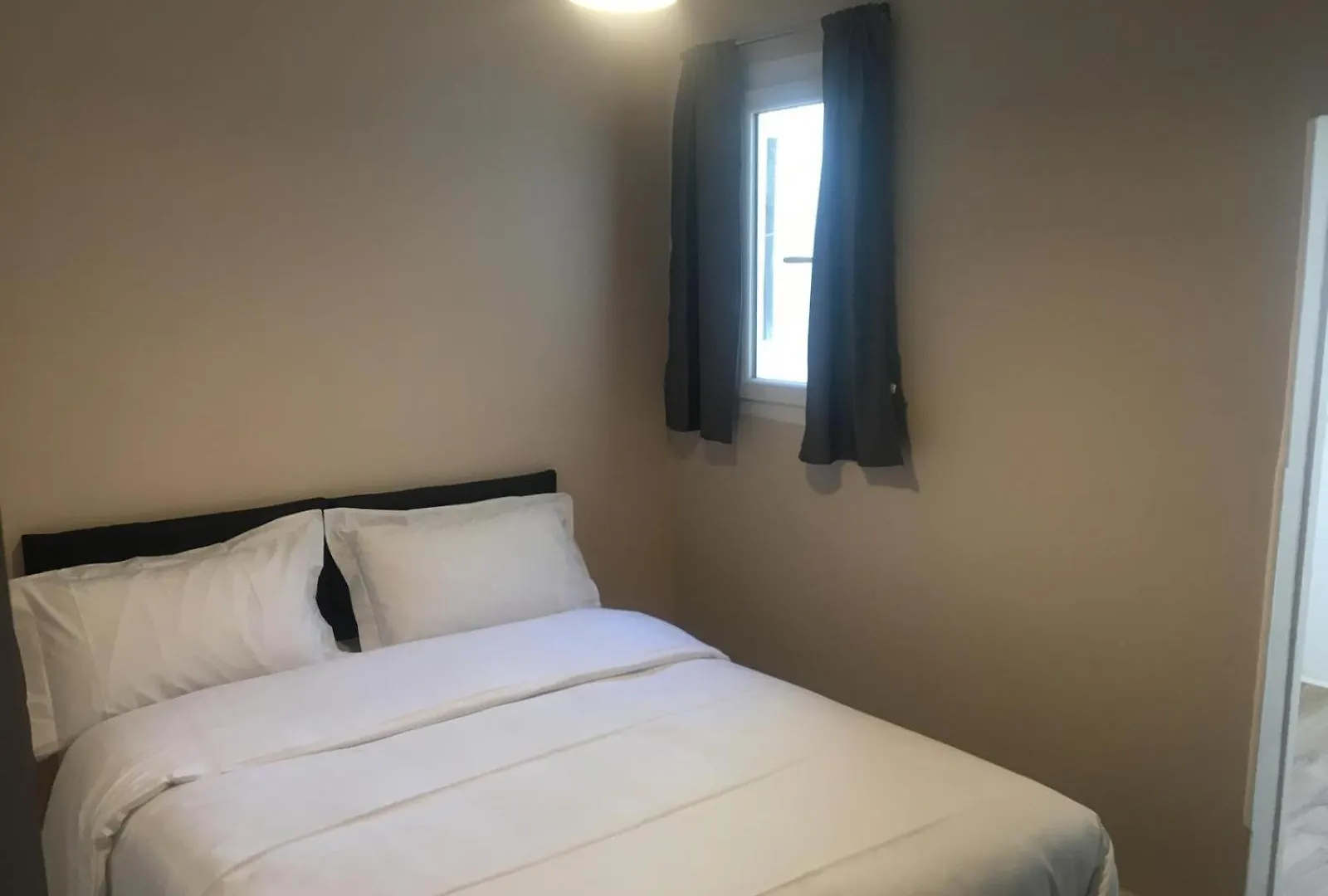 Hotel Le Saint Ouen Paris