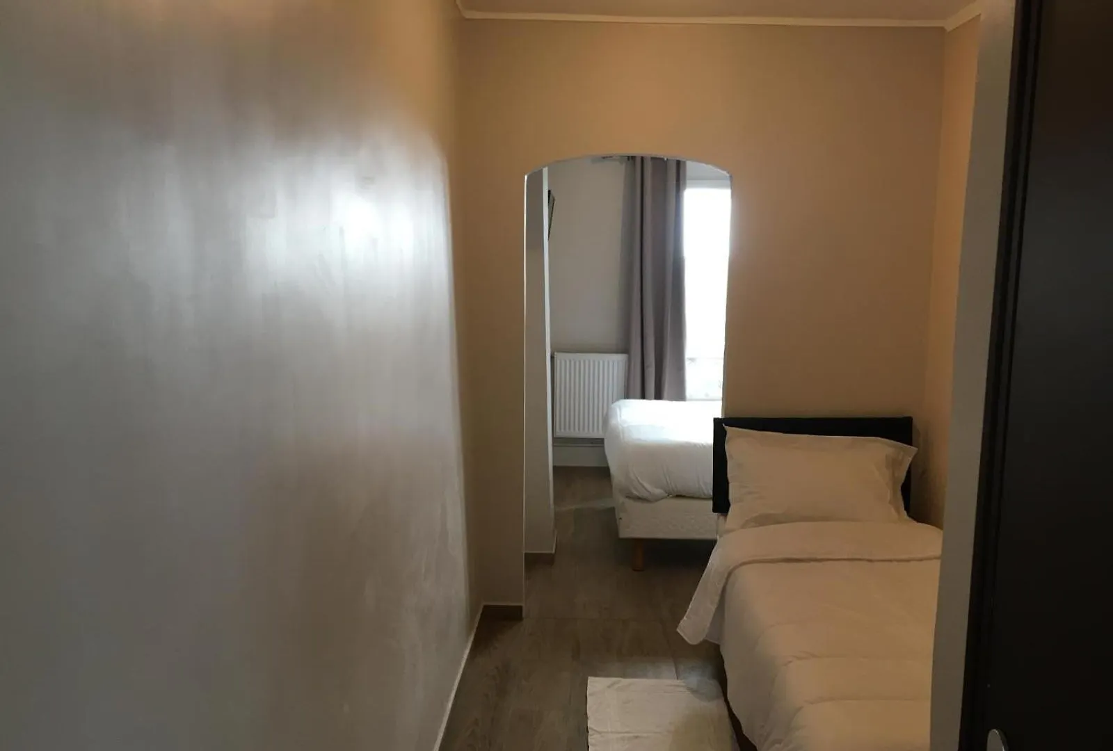 Le Saint Ouen Hotel *